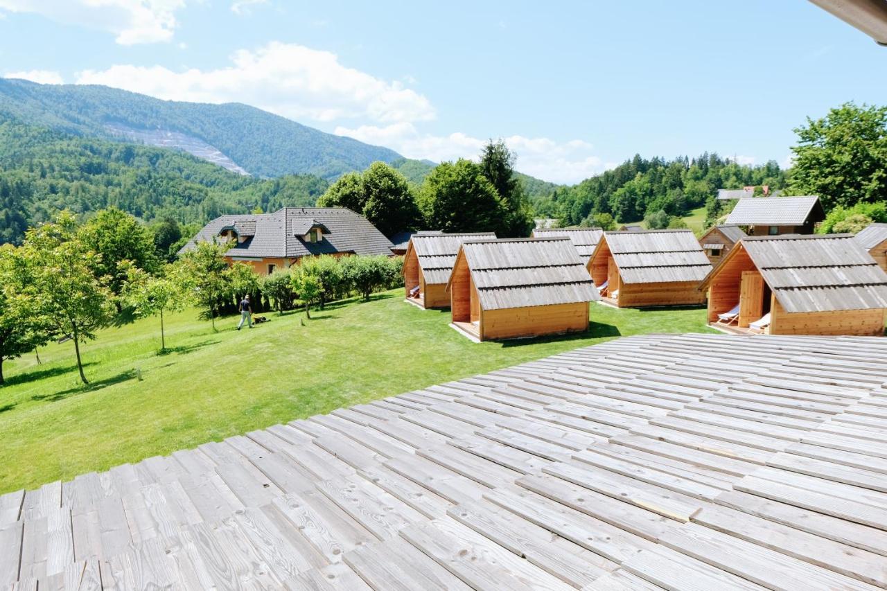 Small Wooden Houses And Apartments Zgornja Dobrava Radovljica Exterior photo
